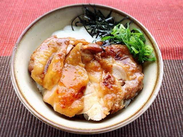 鶏照りとろろ丼