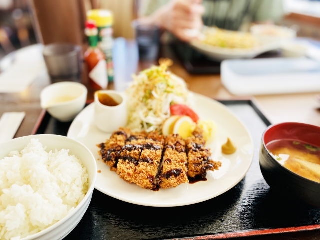 外食の栄養バランスは？社員食堂の食事のバランスとの違い