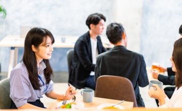 あると嬉しい福利厚生とは？社員食堂は人気！